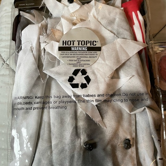 Hot Topic zombie costume with fx makeup! Never worn or used! - Picture 3 of 4